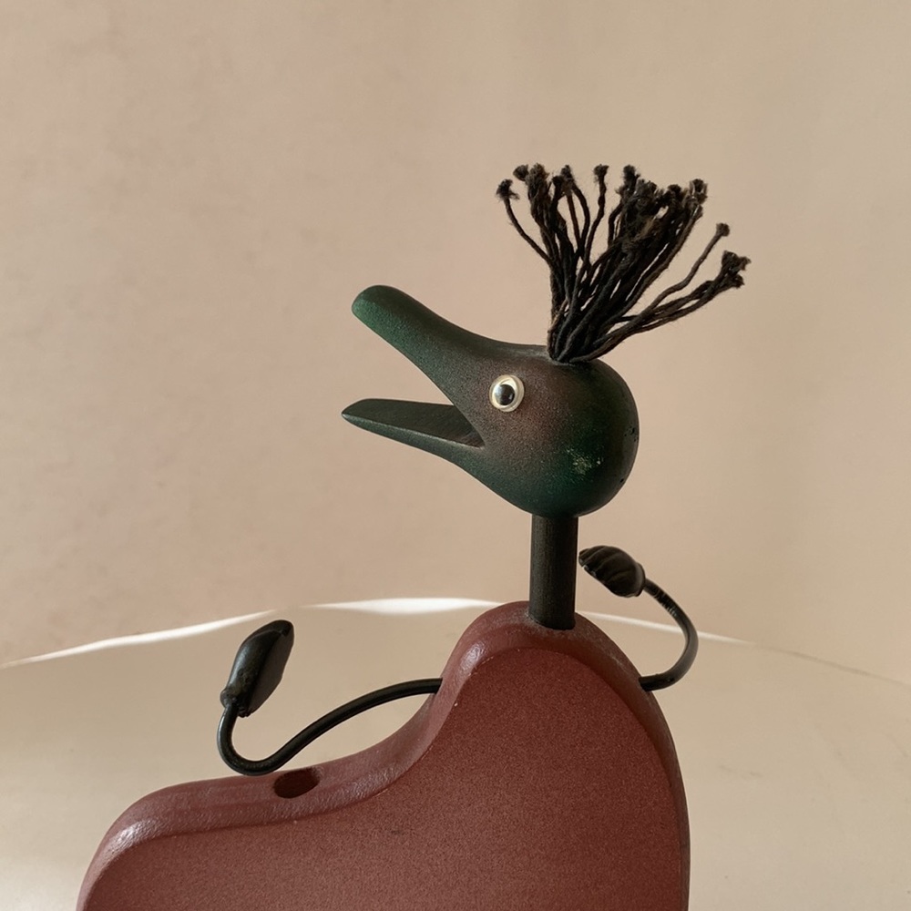 Whimsical wooden notepad/pen holder with googly eyes - Les Moqueurs